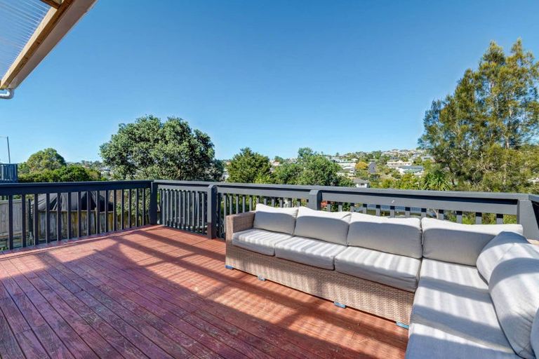 Photo of property in 245 Vipond Road, Stanmore Bay, Whangaparaoa, 0932