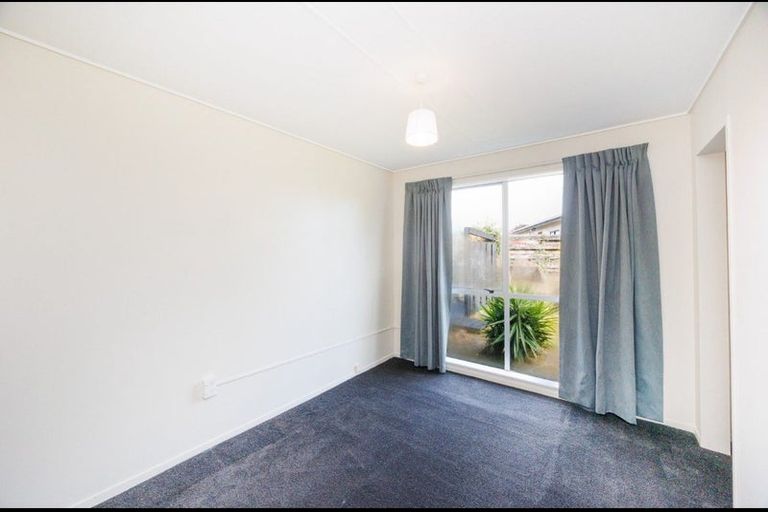 Photo of property in 41 Acacia Street, Kelvin Grove, Palmerston North, 4414
