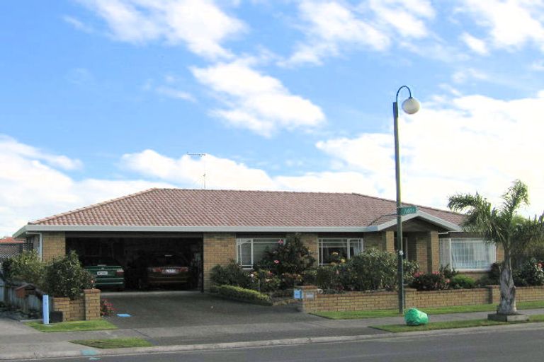 Photo of property in 154 Lakeside Drive, Orewa, 0931