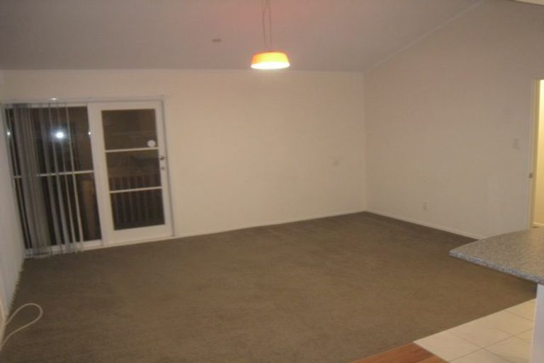 Photo of property in 25 Universal Drive, Henderson, Auckland, 0610