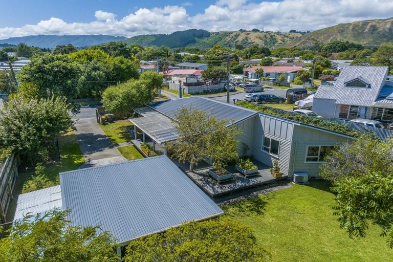 Photo of property in 4 Repo Street, Paraparaumu, 5032