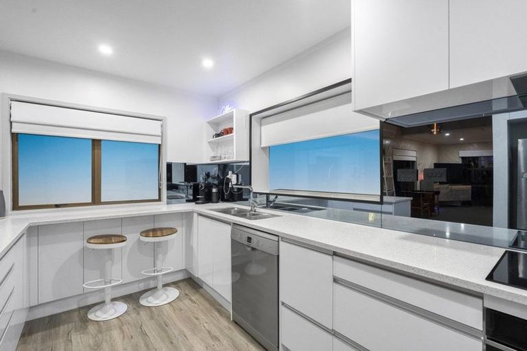 Photo of property in 1/29 Barberton Terrace, Red Hill, Papakura, 2110