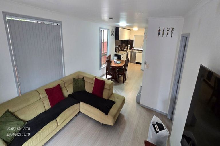 Photo of property in 20 Barnea Circle, Glen Eden, Auckland, 0602