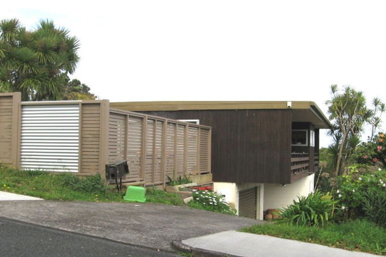 Photo of property in 4 Etherege Place, Howick, Auckland, 2014