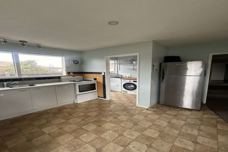 Photo of property in 2/23 Branksome Place, Parklands, Christchurch, 8083