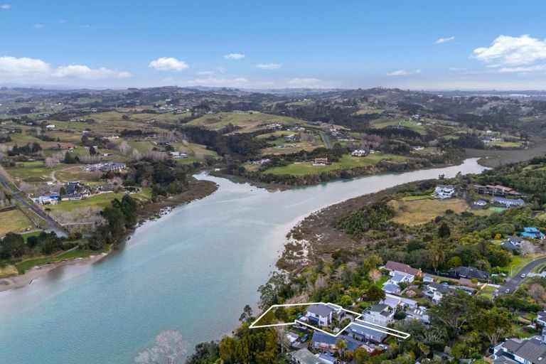 Photo of property in 25a Pohutukawa Avenue, Shelly Park, Auckland, 2014