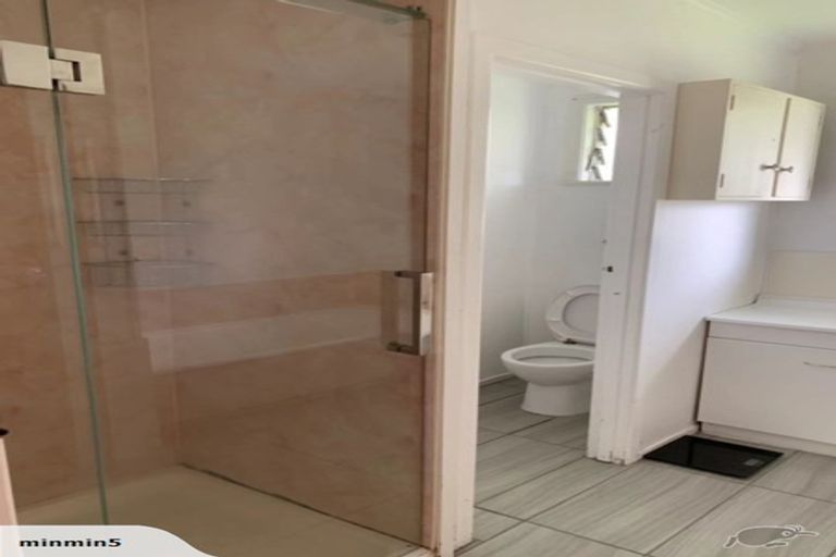 Photo of property in 5 Ingleby Place, Kelston, Auckland, 0602