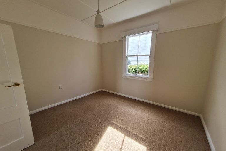 Photo of property in 11 Angus Avenue, Berhampore, Wellington, 6023
