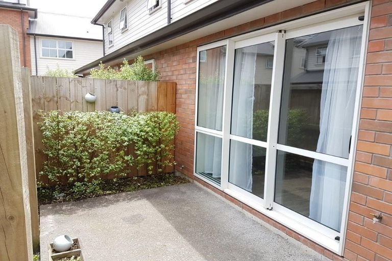 Photo of property in 6 Chiefs Court, Hamilton East, Hamilton, 3216