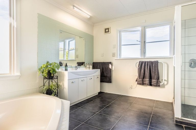Photo of property in 15 Kaka Road, Raumati Beach, Paraparaumu, 5032