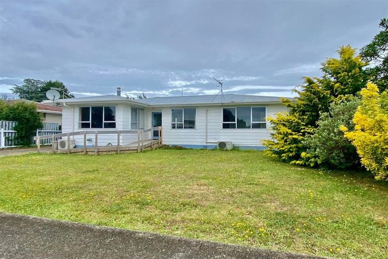 Photo of property in 32 Heather Street, Levin, 5510