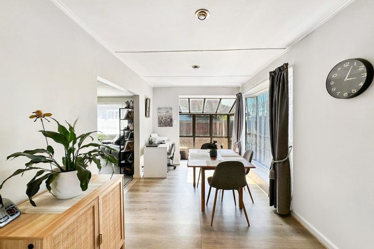 Photo of property in 68 Racecourse Road, Sockburn, Christchurch, 8042