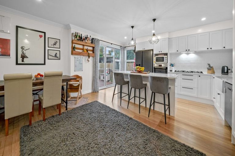 Photo of property in 83b Taikata Road, Te Atatu Peninsula, Auckland, 0610