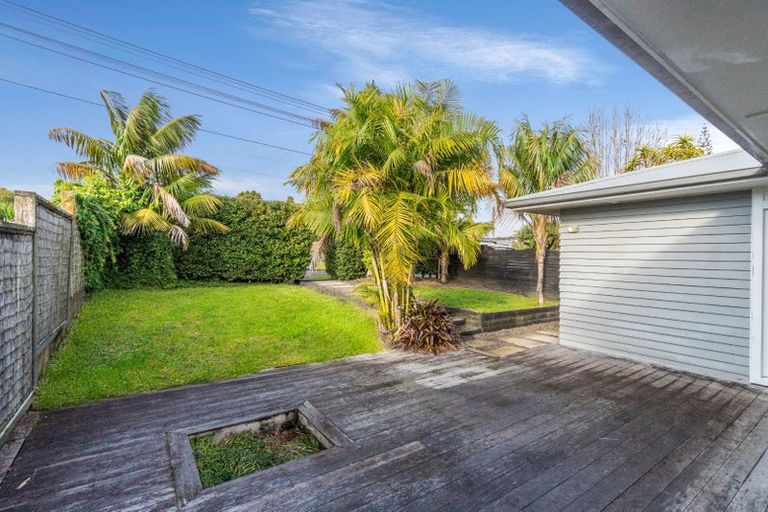 Photo of property in 13 Amberley Avenue, Te Atatu South, Auckland, 0610