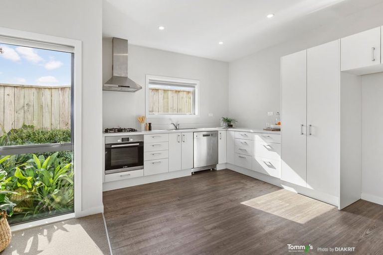 Photo of property in 1/32 Dr Taylor Terrace, Johnsonville, Wellington, 6037