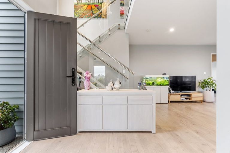 Photo of property in 2 Boocock Crescent, Orewa, 0931