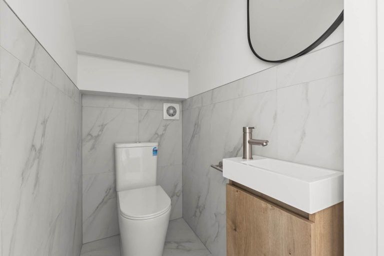 Photo of property in 31 Great South Road, Papatoetoe, Auckland, 2025