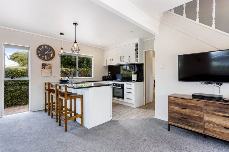 Photo of property in 9 Rheingold Place, Huapai, Kumeu, 0810