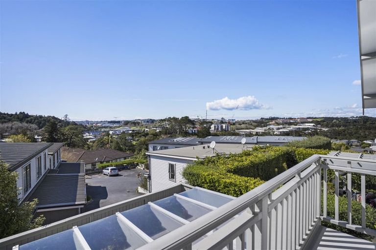 Photo of property in 2/9 Georgia Terrace, Albany, Auckland, 0632