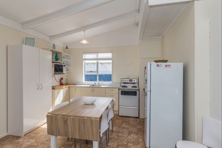 Photo of property in 15 Barling Street, Himatangi Beach, Foxton, 4891
