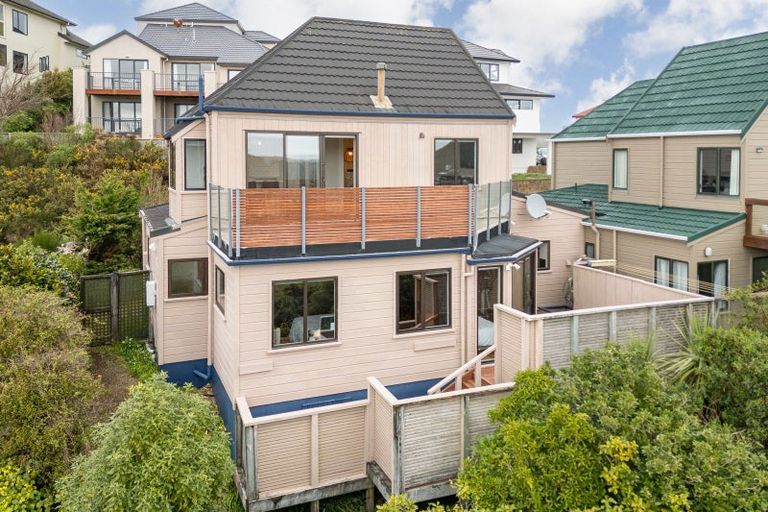 Photo of property in 7b Becker Way, Karori, Wellington, 6012