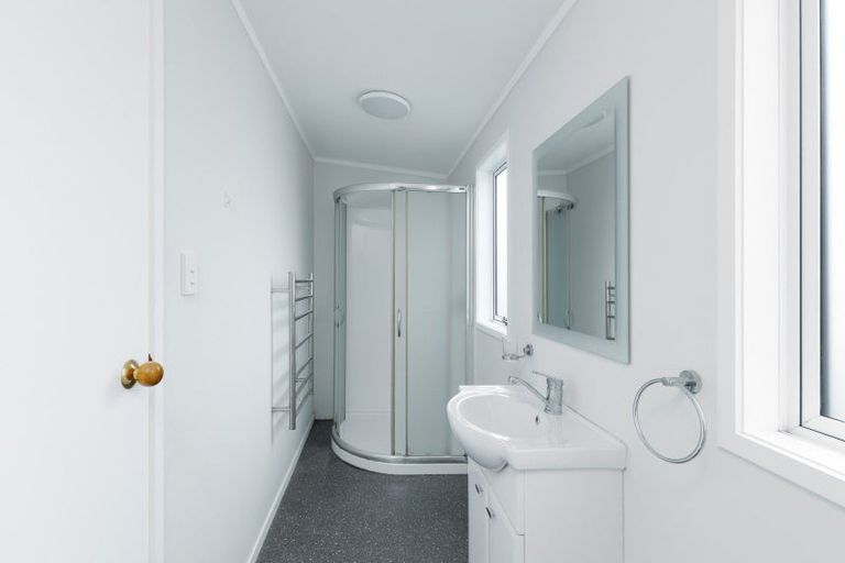 Photo of property in 26 Heta Road, Highlands Park, New Plymouth, 4312