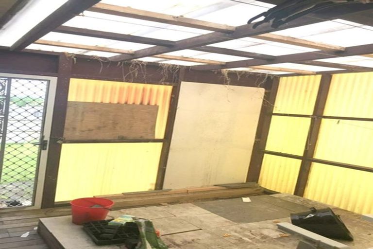 Photo of property in 33 Glenview Road, Glen Eden, Auckland, 0602