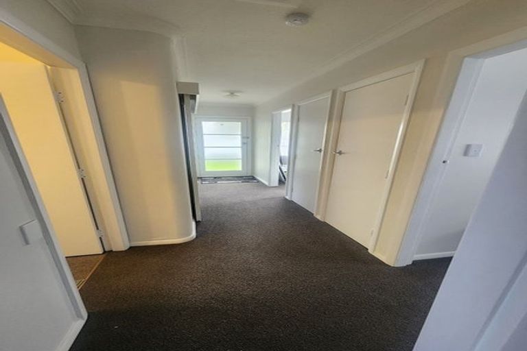 Photo of property in 13-13a Benzie Avenue, Wallaceville, Upper Hutt, 5018