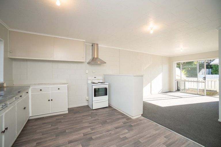 Photo of property in 3 Seddon Street, Takaro, Palmerston North, 4412