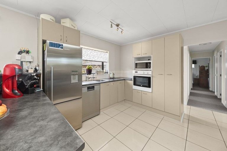 Photo of property in 12 Almond Grove, Feilding, 4702