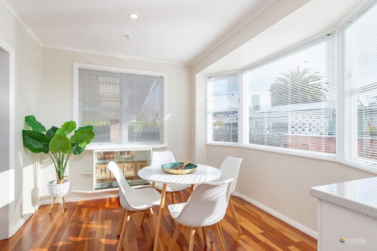 Photo of property in 15 Ruru Crescent, Heretaunga, Upper Hutt, 5018