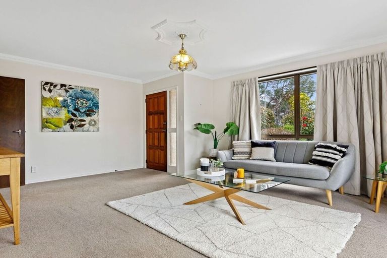 Photo of property in 31 Laing Crescent, Heathcote Valley, Christchurch, 8022