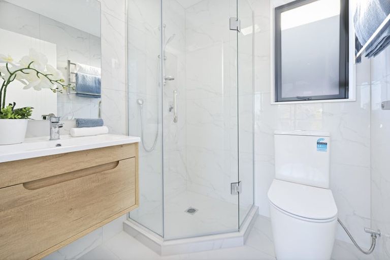 Photo of property in 35a Hereford Street, Te Atatu Peninsula, Auckland, 0610