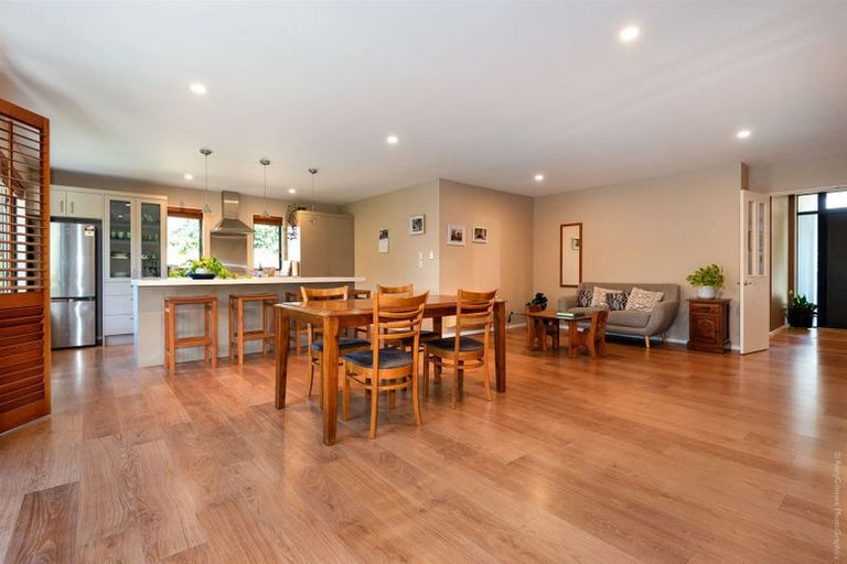 Photo of property in 12 Sheraton Place, Redwood, Christchurch, 8051