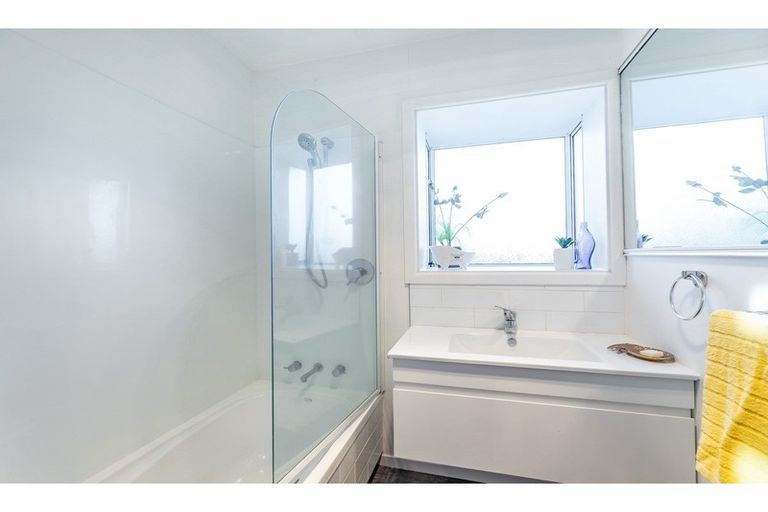 Photo of property in 34a Greenhaven Drive, Burwood, Christchurch, 8083