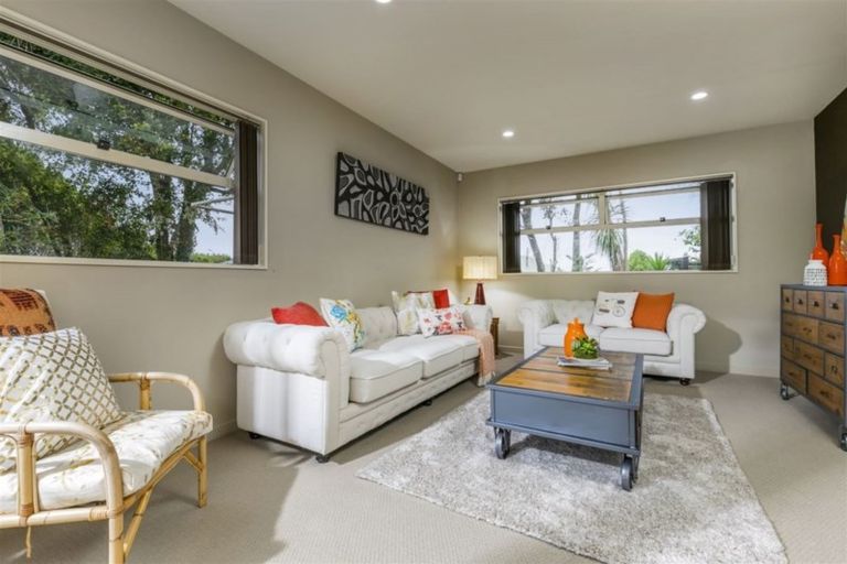 Photo of property in 74a Buscomb Avenue, Henderson, Auckland, 0610