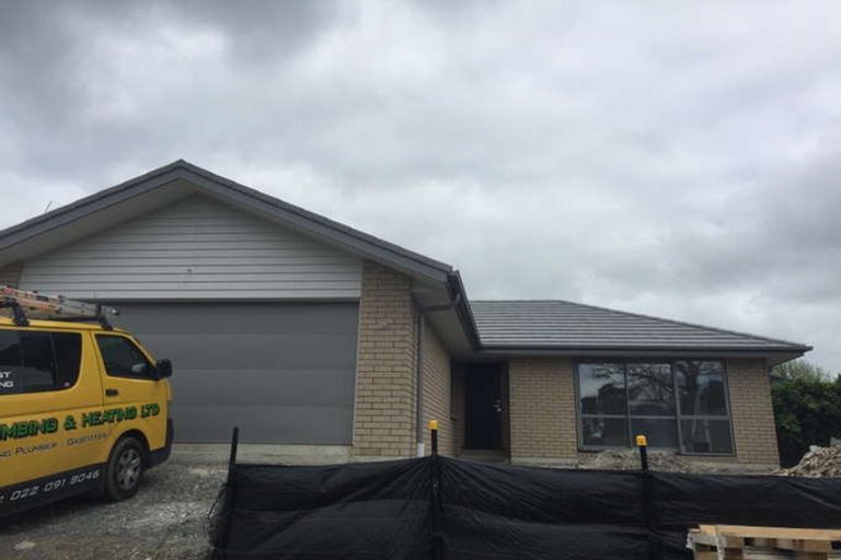 Photo of property in 17 Old Wairoa Road, Papakura, 2110