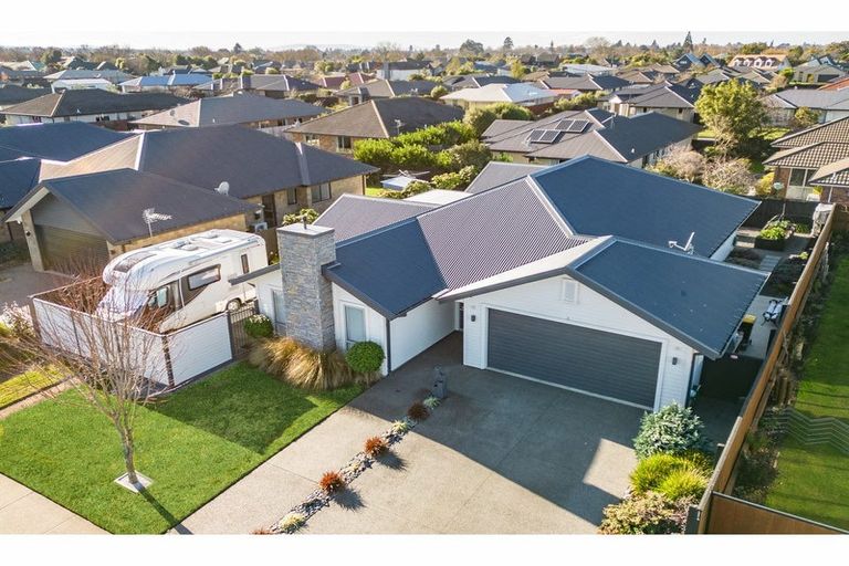 Photo of property in 36 Sequoia Way, Rangiora, 7400