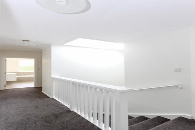 Photo of property in 2 Wayne Place, Ferndale, New Plymouth, 4310