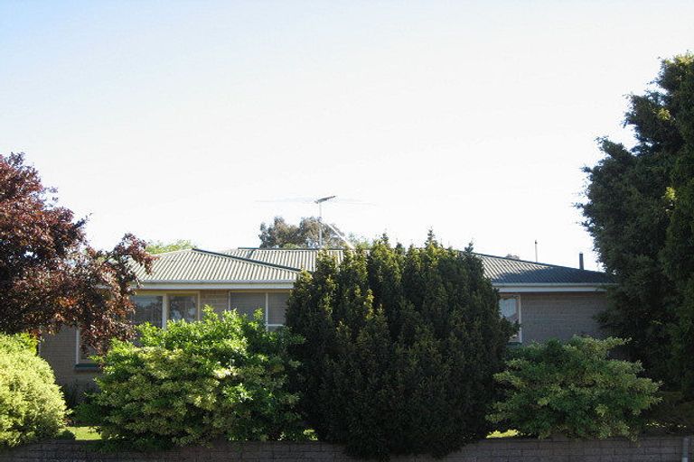 Photo of property in 15 Winters Road, Redwood, Christchurch, 8051