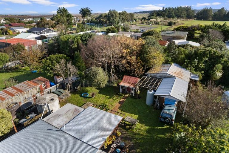 Photo of property in 16 Punga Street, Tangimoana, 4822