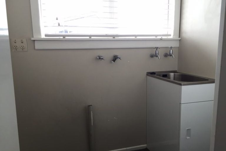 Photo of property in 19 Sunnynook Road, Forrest Hill, Auckland, 0620