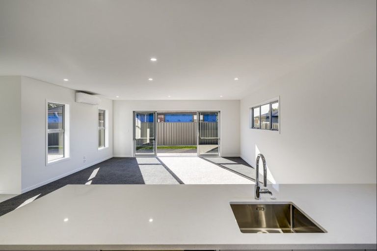 Photo of property in 94 Eriksen Road, Te Awa, Napier, 4110