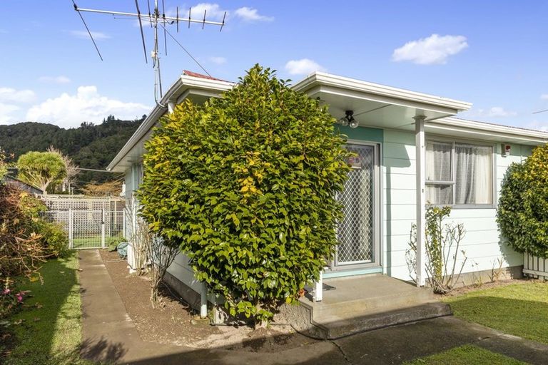 Photo of property in 49 Seddon Street, Wallaceville, Upper Hutt, 5018