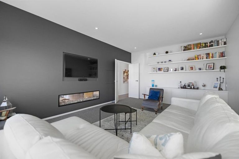 Photo of property in 11 Marbleleaf Lane, Albert Town, Wanaka, 9305