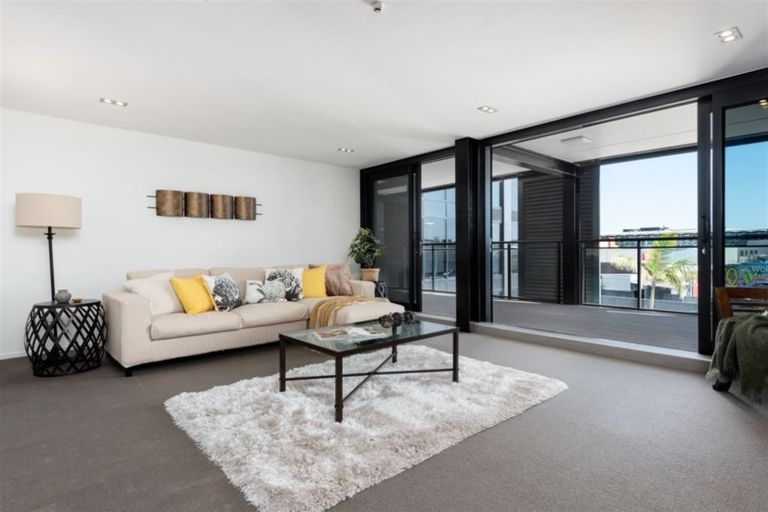 Photo of property in 2-06/424 Maunganui Road, Mount Maunganui, 3116