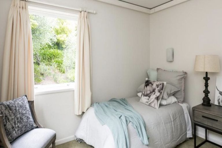 Photo of property in 11 Shortland Place, Havelock North, 4130