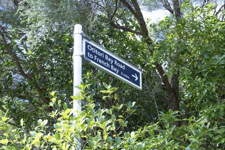 Photo of property in 15 Opou Road, Titirangi, Auckland, 0604