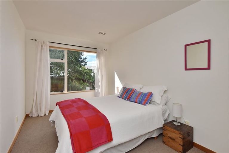 Photo of property in 75 Moncks Spur Road, Redcliffs, Christchurch, 8081