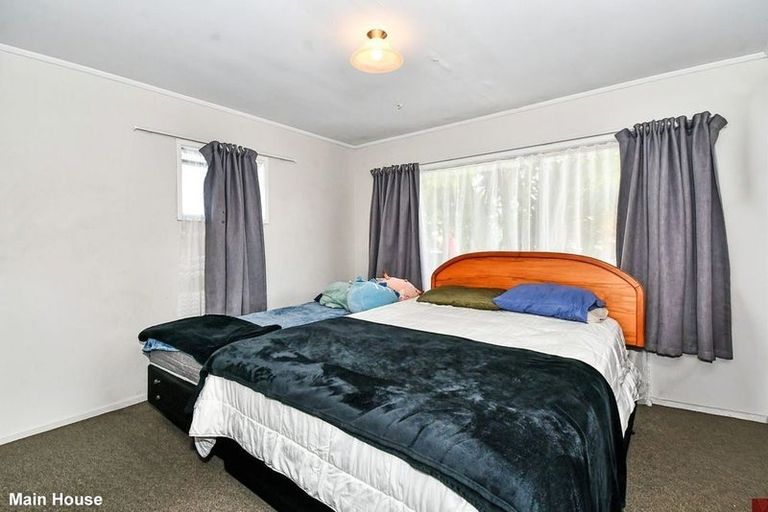 Photo of property in 426 Roscommon Road, Clendon Park, Auckland, 2103
